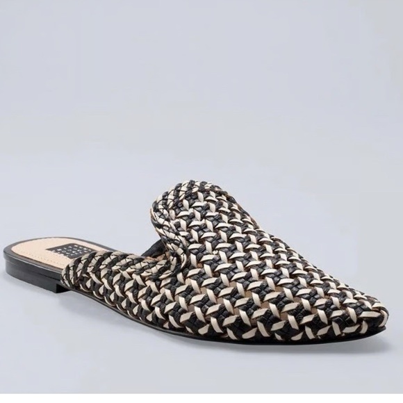 WHITE HOUSE BLACK MARKET LEATHER MULE - Picture 1 of 13